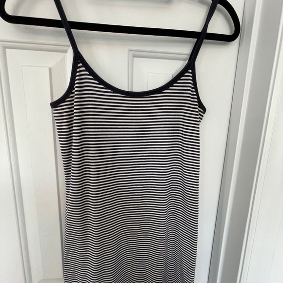 Tee-shirts--assorted - Picture 3 of 13